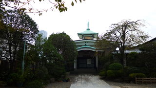 専福寺と隣り合わせです