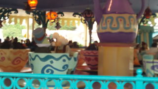 アリスのティーパーティーにゼペットおじいさんとクリケット！