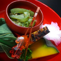 夕食さりげなく細かい飾りが和のおもてなし