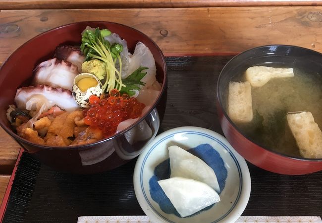 海鮮丼が激安 そして旨い