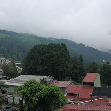 もっと中に少し歩くと