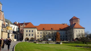 入場方法は少々複雑