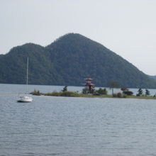 浮見堂と洞爺湖中島