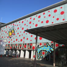 前面一面水玉です