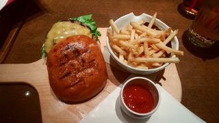 バーガーがうまい