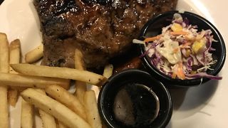 ユニバーサルシティのFRIDAY