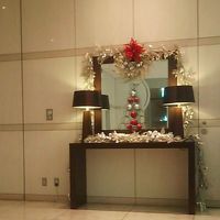 エレベーター前！クリスマス装飾になっていますよ！！