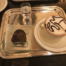 キャメルラテ　ラクダミルクのチョコレート付き