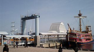 賑わうベイエリア