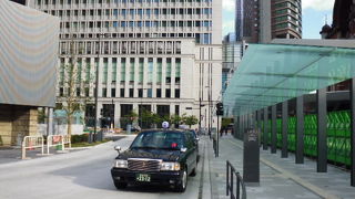 オフィスビルの中