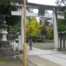 上杉神社一の鳥居