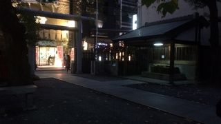 繁華街にひっそりと