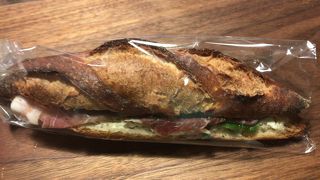 千鳥町にある小さなパン屋