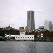 海側から横浜の景色が眺められます