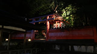 万燈路時の参道の灯篭が見事