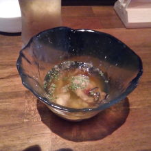 お通しの牡蠣オイル煮