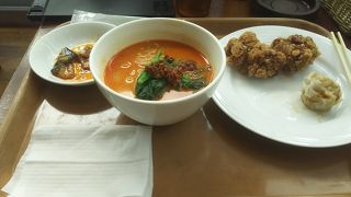 空港の安いランチバイキング