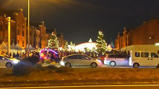 歴史的な建物にたくさんのショップが入店！