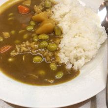 日本的な黄色いカレー