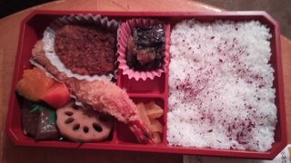 名古屋めし弁当で満足