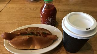 朝から営業する品川駅前のタイ料理店