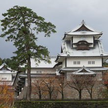 ニラミ櫓は天守のよう