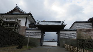 大手からの正面の門