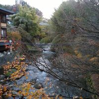 露天風呂と宿泊棟をつなぐ橋の上からの景色