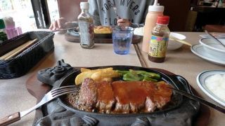 ステーキハウス８８国際通り店の昼食