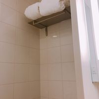 バスローブがバスルームにありました。