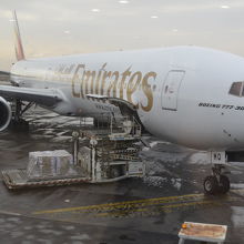 クウェート空港に駐機する七七七