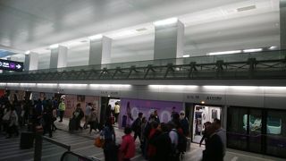 他の交通機関とも地下で繋がっています