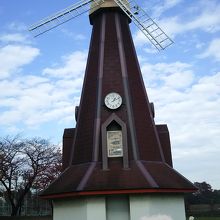 風車はシンボル、だけど動いているのを見たことないなあ。