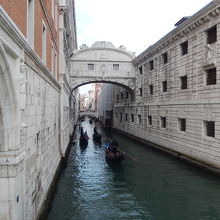 見た目はロマンチック