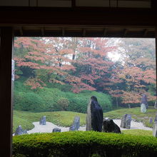 本堂内からの枯山水