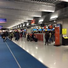 陸上トラックのような 進路案内もあります。