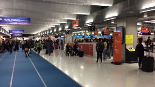  第2ターミナルからは歩いた方が気持ち的には 楽です。