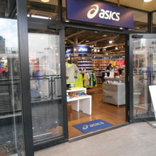 アシックスのアウトレット By ガリゾー アシックス ファクトリーアウトレット 三井アウトレットパーク幕張店 のクチコミ フォートラベル