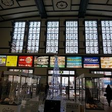 内側から見ると開放感たっぷりです