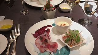 活気もありつつ落ち着いたレストランby妻