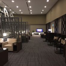 朝、5時オープン直後はさすがにがらがらです