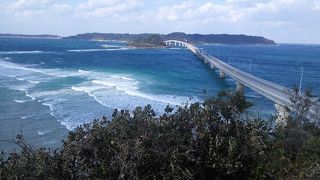 雄大な景色とコバルトブルーの海が美しい、山口県随一の景色だろう