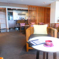 スイートのリビング