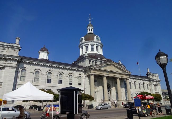 カナダ最初の首都の議事堂でもあります
