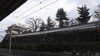 甲府駅前の甲府城がある公園