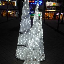 白いクリスマスツリー