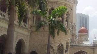 重厚感がある建物