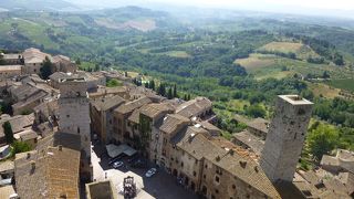 塔の街を一望！美術館も忘れずに