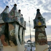 屋上の洒落た煙突