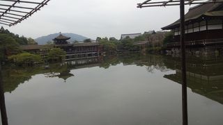 秋の観光シーズンでも、静かな秋が楽しめる。